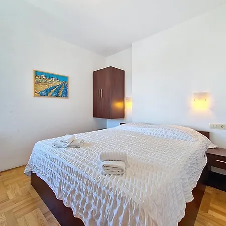 Apartamento Rilic-3 By Interhome